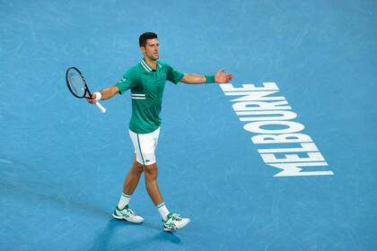 El serbio Novak Djokovic superó al alemán Alex Zverev y avanzó a las semifinales del Abierto de Australia, donde se medirá con el ruso Aslan Karatsev, la revelación del torneo.