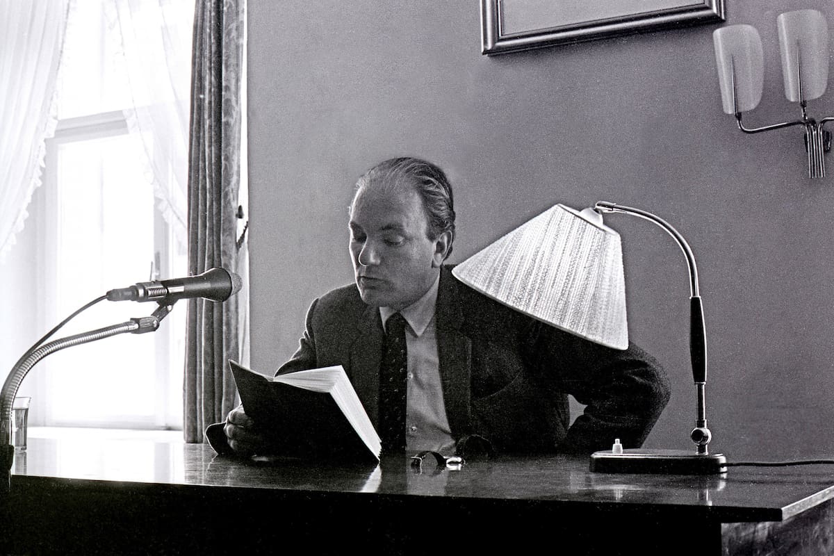 AUSTRIA - CIRCA 1968: Austrian author Thomas Bernhard at a reading. St. Veit/Glan. Photograph. 1968 (Photo by Imagno/Getty Images)
