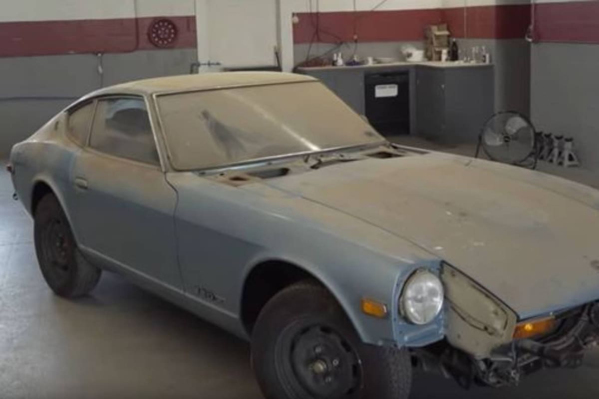 Auto 44 años sin lavar