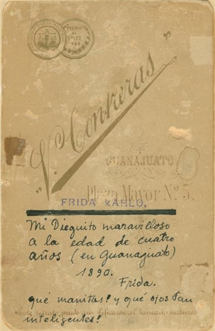 Autógrafo de Frida en una foto de infancia de Rivera