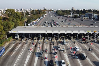 El peaje Avellaneda, en la autopista Perito Moreno, cambiará la estructura con la incorporación de un pórtico de lectura inteligenrte