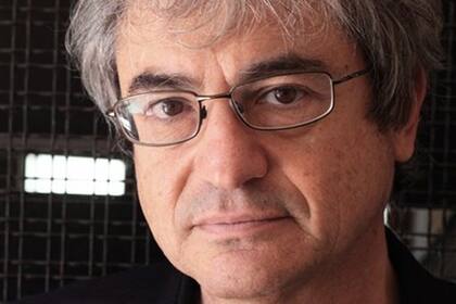 Autor de best sellers donde la física cuántica se encuentra con una prosa literaria, el investigador, que acaba de publicar El orden del tiempo, reivindica la capacidad de asombro y la curiosidad