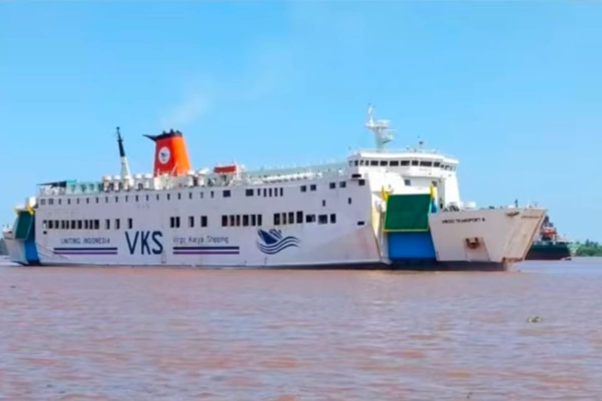 Autoridades de Indonesia intentan dar con el paradero de un barco que transportaba a 241 pasajeros