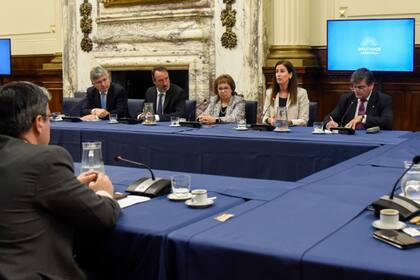 Autoridades de la Comisión de Presupuesto recibieron a magistrados para analizar el impuesto a las ganancias
