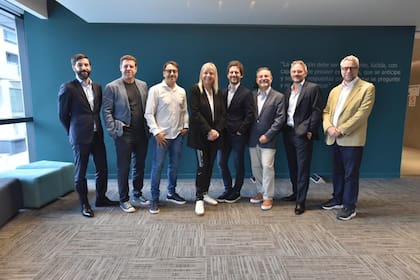 Autoridades de #REC, la asociación entre cámaras de la comunicación: Diego Campal, presidente del Consejo Profesional de Relaciones Públicas; Jorge Varela, líder del espacio de Agencias Argentinas; Marcelo García Cisneros, presidente de la Direct Marketing Association (DMA); Alejandra Martínez, presidente del Círculo Dircoms, Santiago Olivera, presidente de Interact; Carlos Mazalán, principal impulsor y coordinador de #REC; Matías Domínguez, presidente de la Cámara Argentina de Agencia de Medios y Gustavo Buchbinder, presidente de IAB Argentina