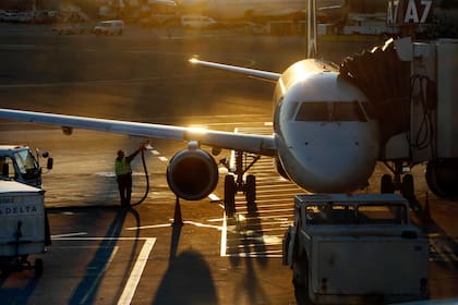 Autoridades de San Francisco reclamaron a CBP acceso a atención médica, abogados, teléfonos y condiciones básicas para las personas retenidas en SFO.