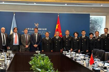 Autoridades del Ipcva y del gobierno argentino con la Aduana China