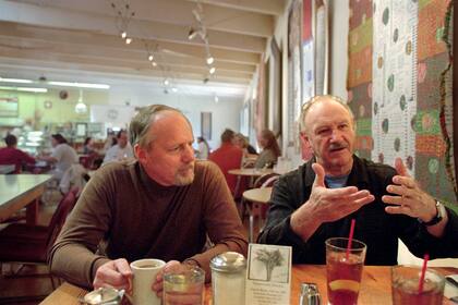 Autoridades: Gene Hackman murió de una enfermedad cardíaca, su esposa murió de hantavirus antes