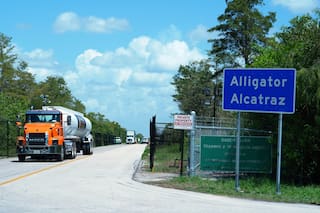 Autoridades trasladan a todos los detenidos de “Alcatraz de los caimanes” por temporada de huracanes