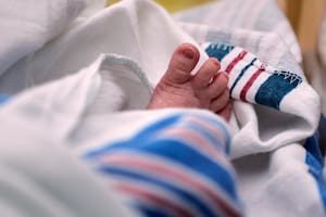 Autorizan la cirugía de un bebé a pesar de que sus padres se negaban (imagen ilustrativa)