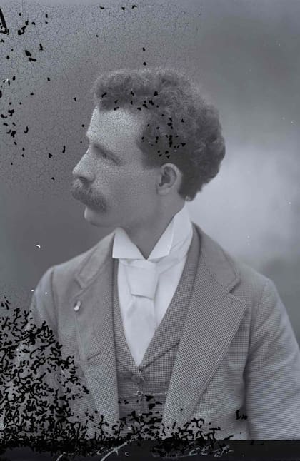 Autorretrato de Harry Grant Olds.