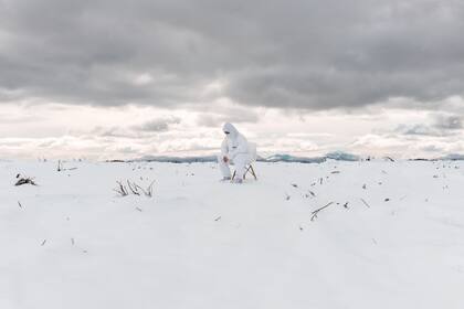"Autorretrato en blanco", de Marianela Muñiz, ganadora del primer premio del concurso de Bunge y Born para jóvenes artistas