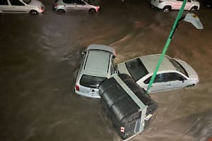 Autos a la deriva en La Plata