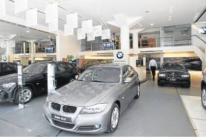 Autos importados de extrazona, como los alemanes BMW, serán menos frecuentes en los concesionarios