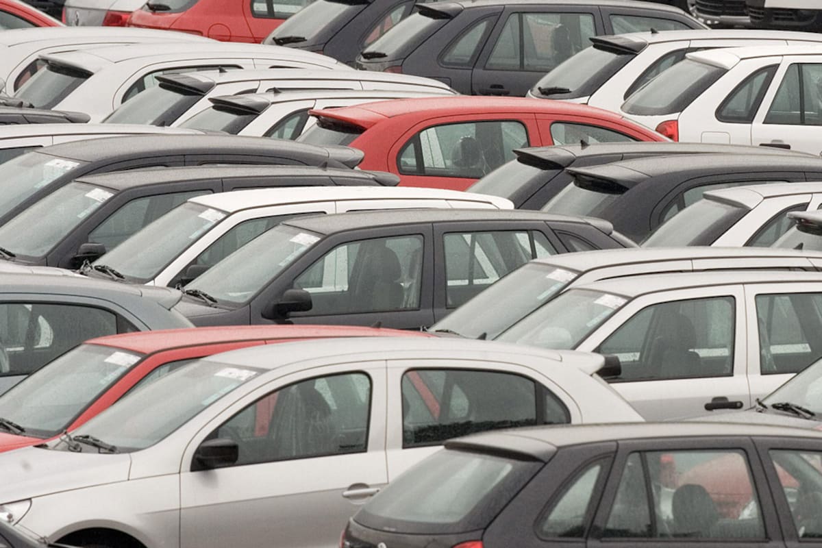 Autos: los planes de ahorro moderan la caída de las ventas