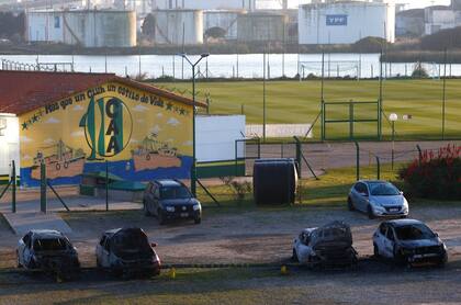 Autos quemados de jugadores de Aldosivi