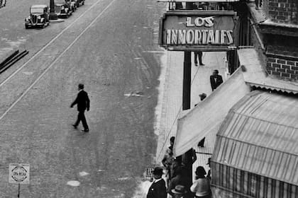 La esquina de Corrientes y Paraná, en 1935