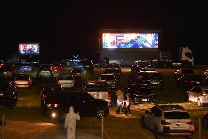 Avant Premiere del Auto Cine de San Isidro