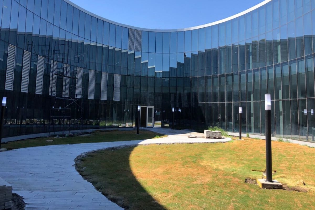 Avanza el cerramiento externo de "Cero más Infinito", el nuevo edificio de la Facultad de Exactas en Ciudad Universitaria