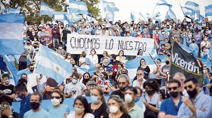 Unas 10.000 personas se concentraron en Avellaneda, el punto central de la protesta por la expropiación de Vicentin.
