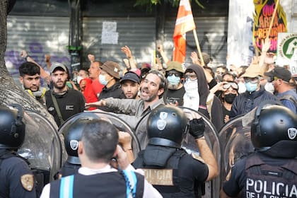 Avenida 9 de Julio y Corrientes Corte parcial de manifestantes,