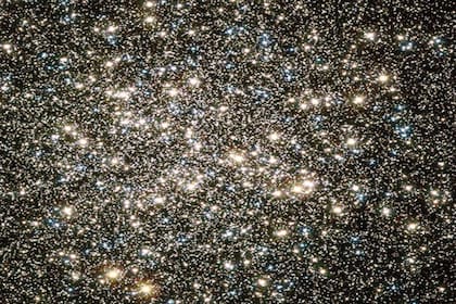 Avi Loeb, astrofísico teórico de la Universidad de Harvard, desarrolló una misión en el océano Pacífico para buscar fragmentos de lo que cree que es una pieza de inteligencia artificial extraterrestre