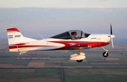 Avión Waman