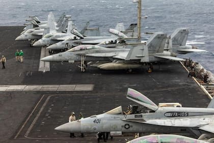 Aviones de combate de EE.UU. participaron en el derribo de varios misiles iraníes.
