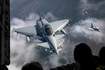 Aviones Eurofighter Typhoon de las fuerzas aéreas de España e Italia participan en una misión de la OTAN en el espacio aéreo de Lituania, el 12 de septiembre de 2023