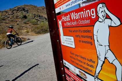 Aviso de calor extremo en Phoenix, Arizona, el 10 de julio de 2023