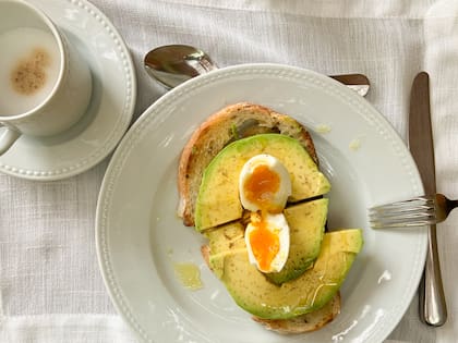 Avocado toast en Txai Resort.