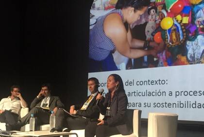 Avogadro, Matteo Grazzi, Kimmo Aulake y Gina Ruz Rojas, en el panel sobre políticas públicas