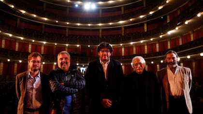 Avogradro, Tantanian, Avelluto, Correa y Gallardou, cuando anunciaron la llegada de Tantanian al Cervantes