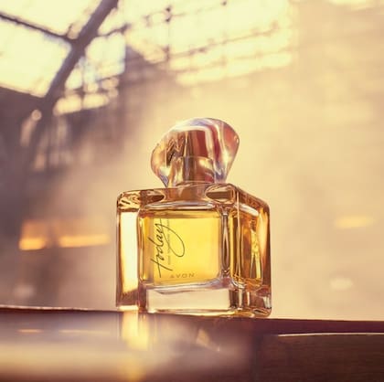 Avon ofrece una selección de productos que van desde maquillajes y fragancias hasta ítems de bazar y joyería.