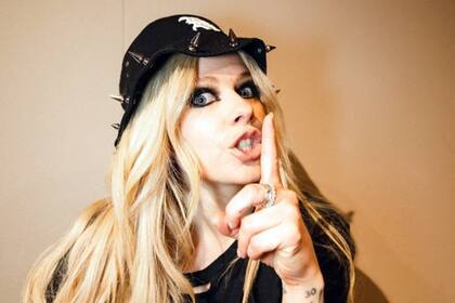Avril Lavigne se refirió a la extraña teoría conspirativa que la “hermana” con Paul McCartney: “Es tan tonto”