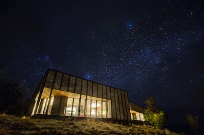 Awasi cuenta con un lodge principal y 14 villas situadas en el bosque.