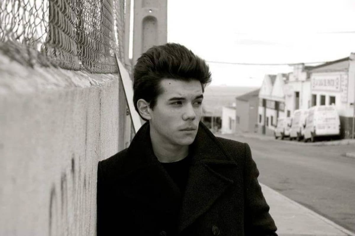 Axel Caniggia es artista plástico y escapa a los escándalos mediáticos de su familia