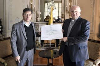 El gobernador Kicillof se anticipó a Milei y declaró ciudadano ilustre al papa León XIV