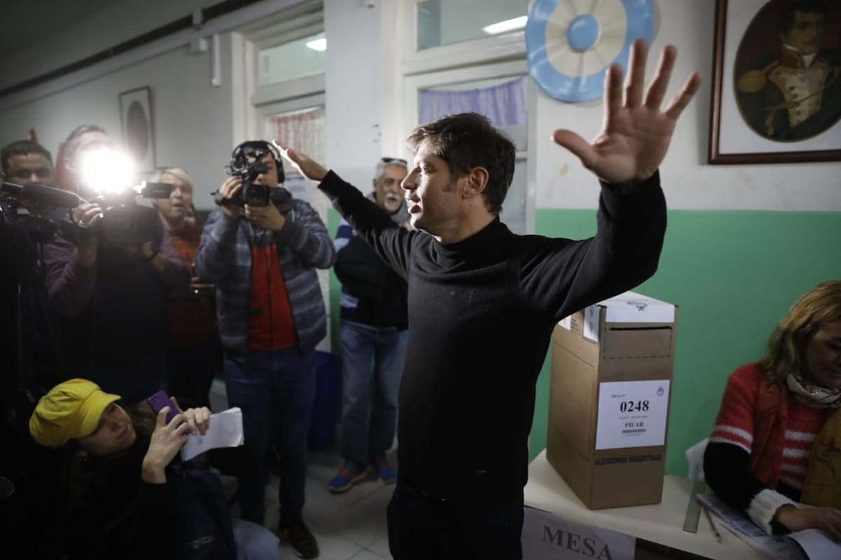 Axel Kicillof al votar en Pilar
