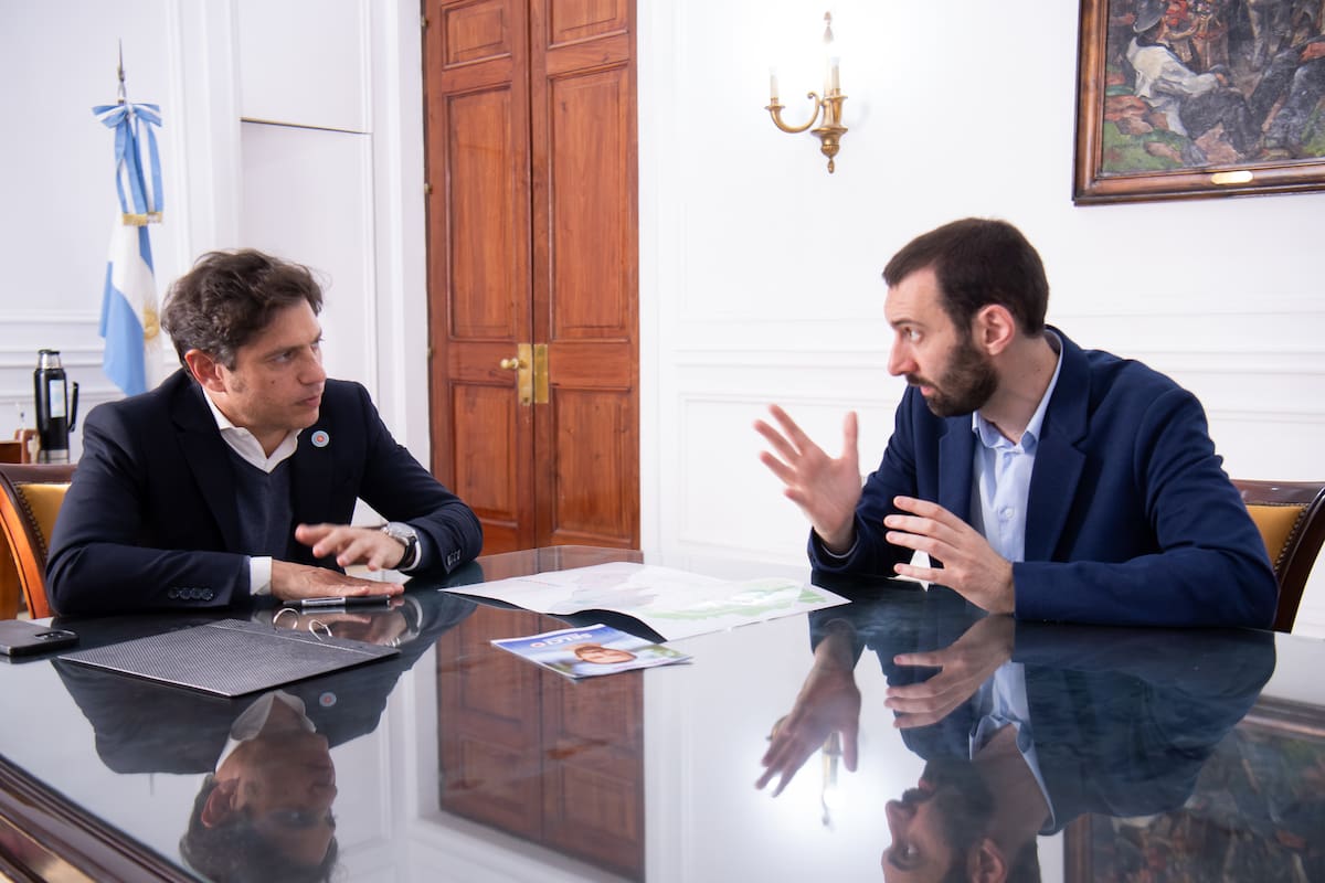 Axel Kicillof con Damian Selci