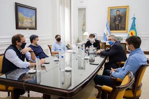 Axel Kicillof con intendentes de Pro y la UCR