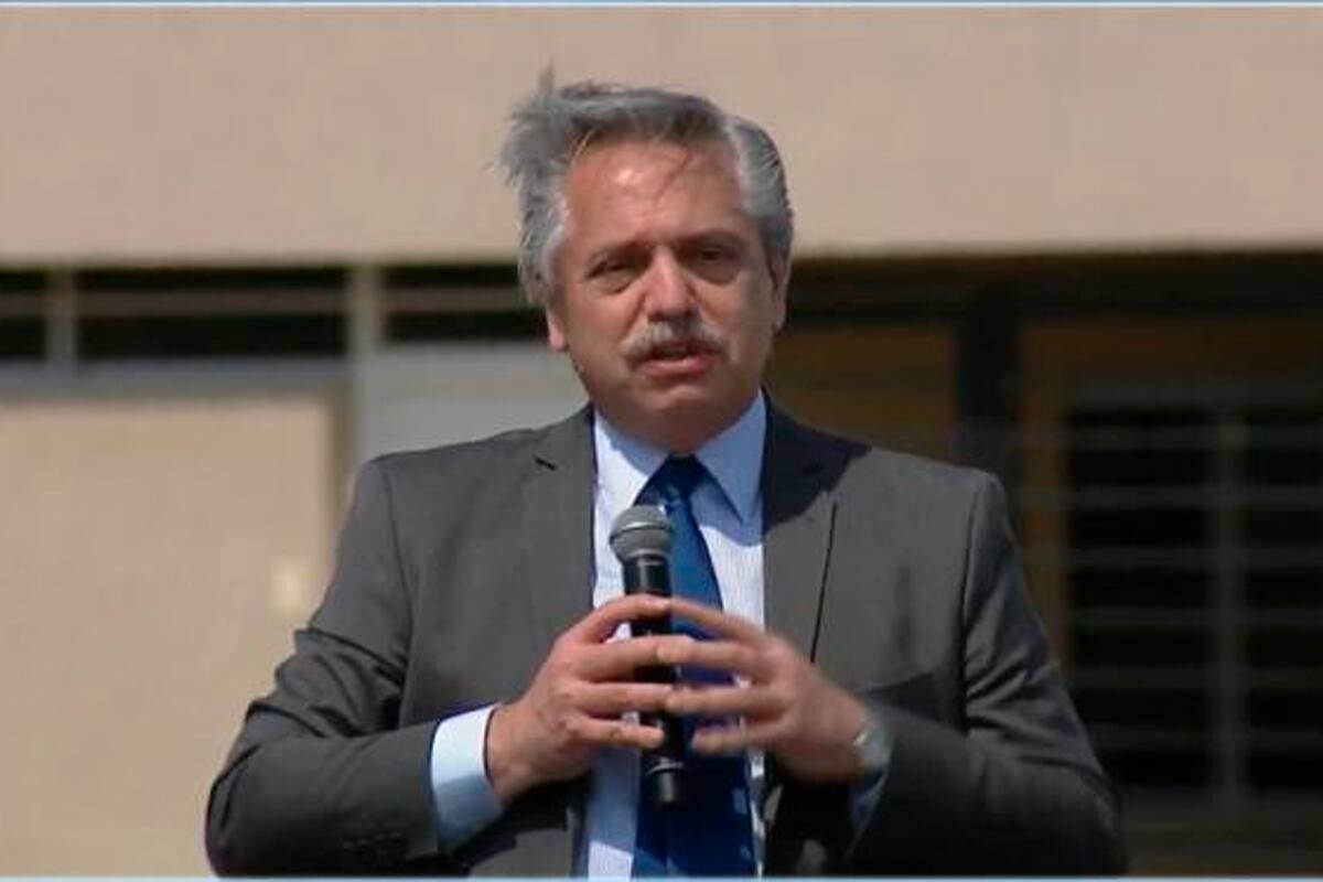 Axel Kicillof criticó al gobierno de Mauricio Macri por el "ajuste impagable" de los créditos UVA