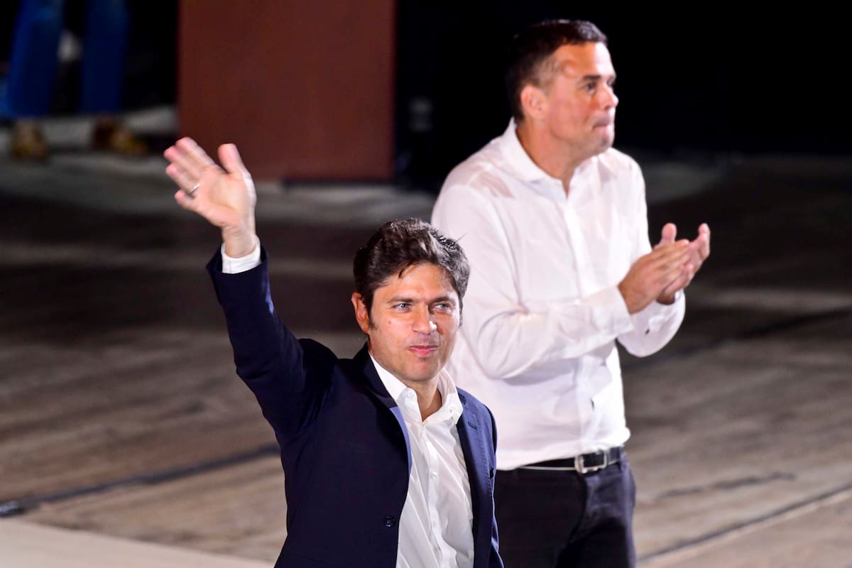 Axel Kicillof durante el cierre del ciclo "Debates del Futuro" organizado por Barrios de Pie en el Teatro Argentino de La Plata