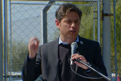 Axel Kicillof durante la inauguración de la red de gas natural en Pergamino