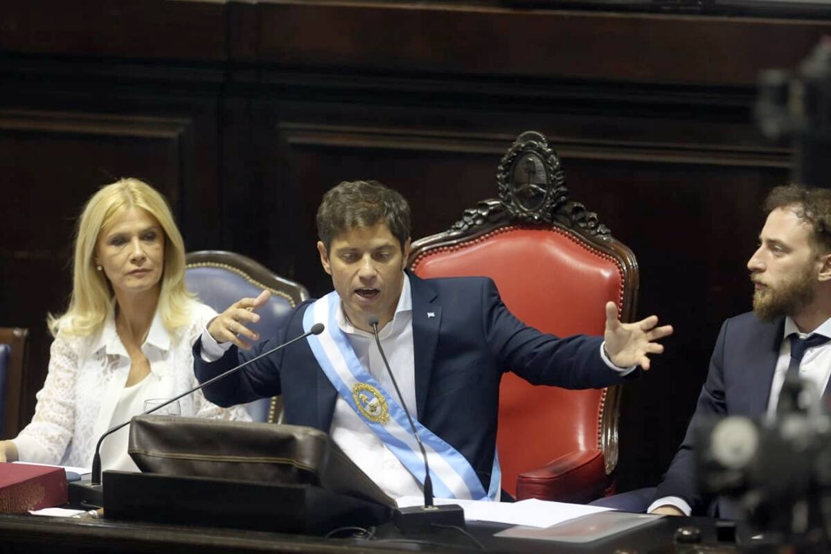 Axel Kicillof durante su primer discurso como gobernador de la provincia de Buenos Aires