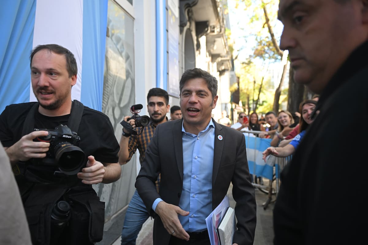 Axel Kicillof, en el PJ bonaerense, en La Plata