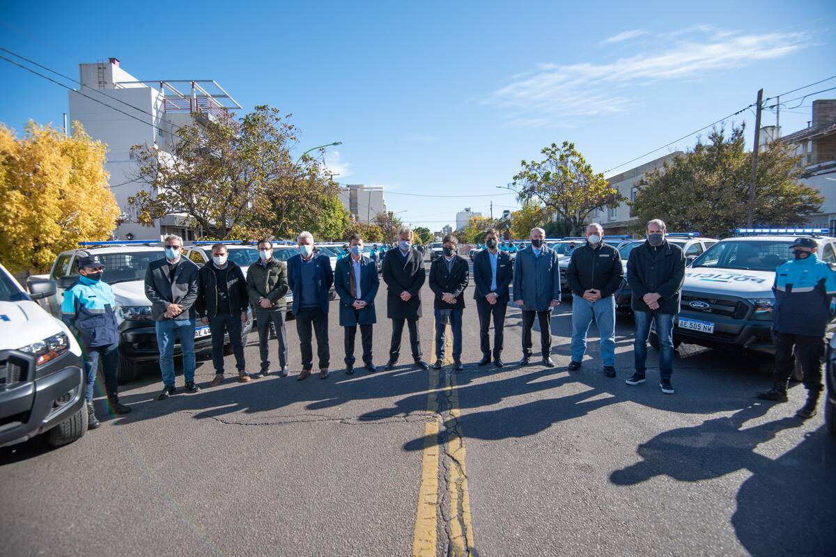 Axel Kicillof encabezó un acto de entrega de patrulleros en Bahía Blanca