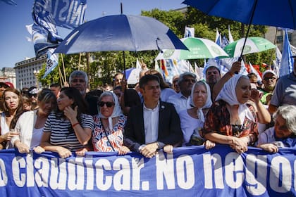 Axel Kicillof, este jueves en la ronda de las Madres de Plaza de Mayo