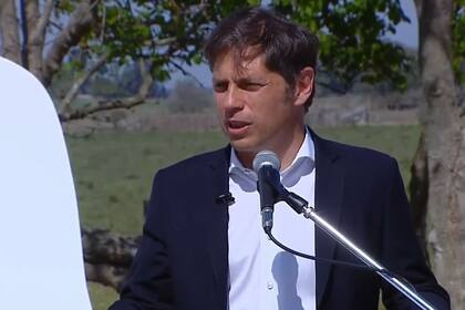 Axel Kicillof, hoy, en un acto en Magdalena desde donde volvió a cuestionar a la oposición