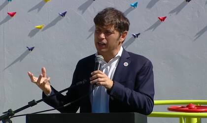 Axel Kicillof inauguró un jardín de infantes en Berisso